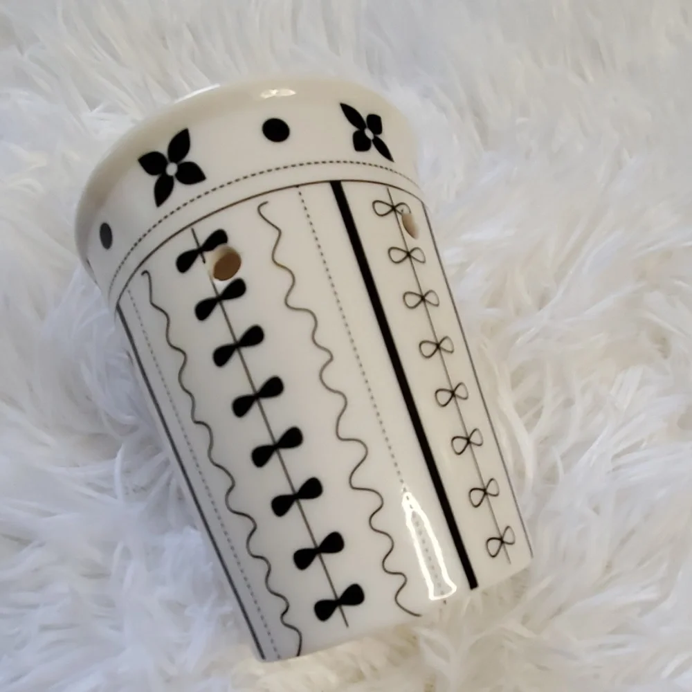 SCENTSY | BUD PLUG-IN